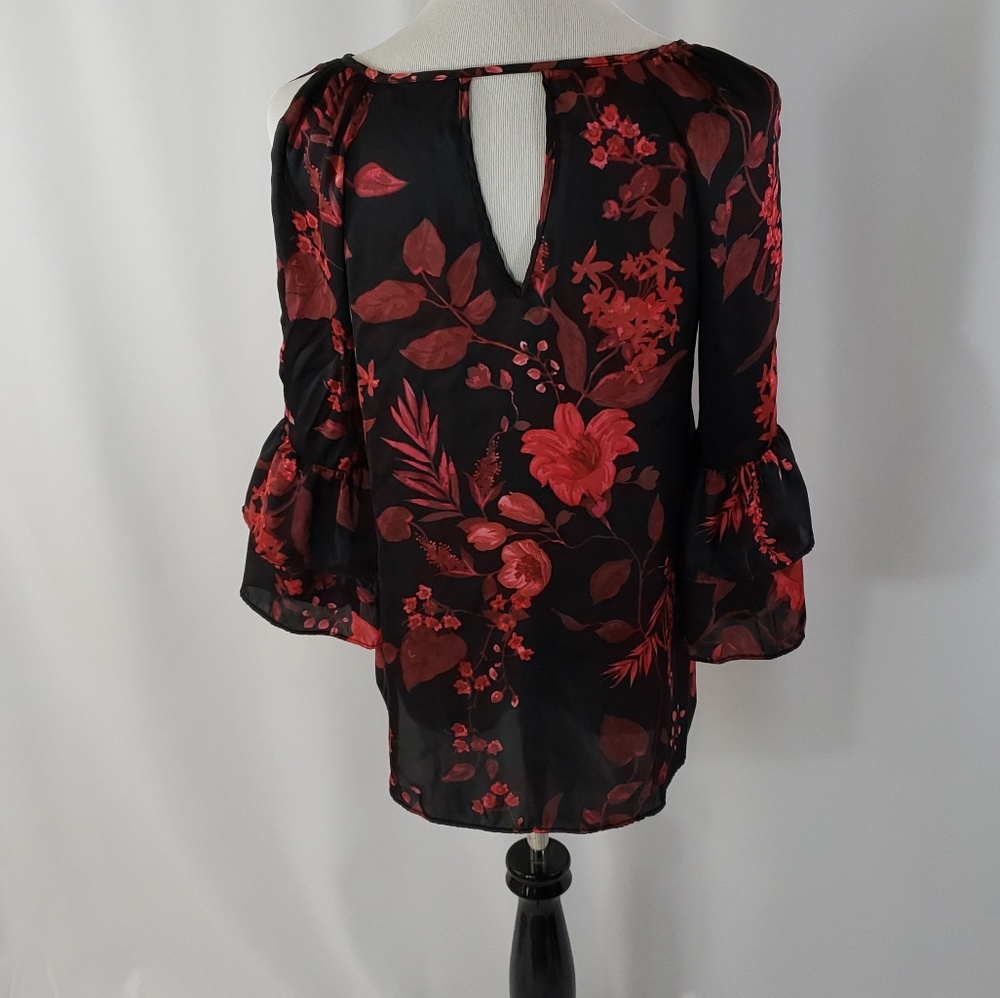 🎄by & by floral top🎄 red and black cold shoulder